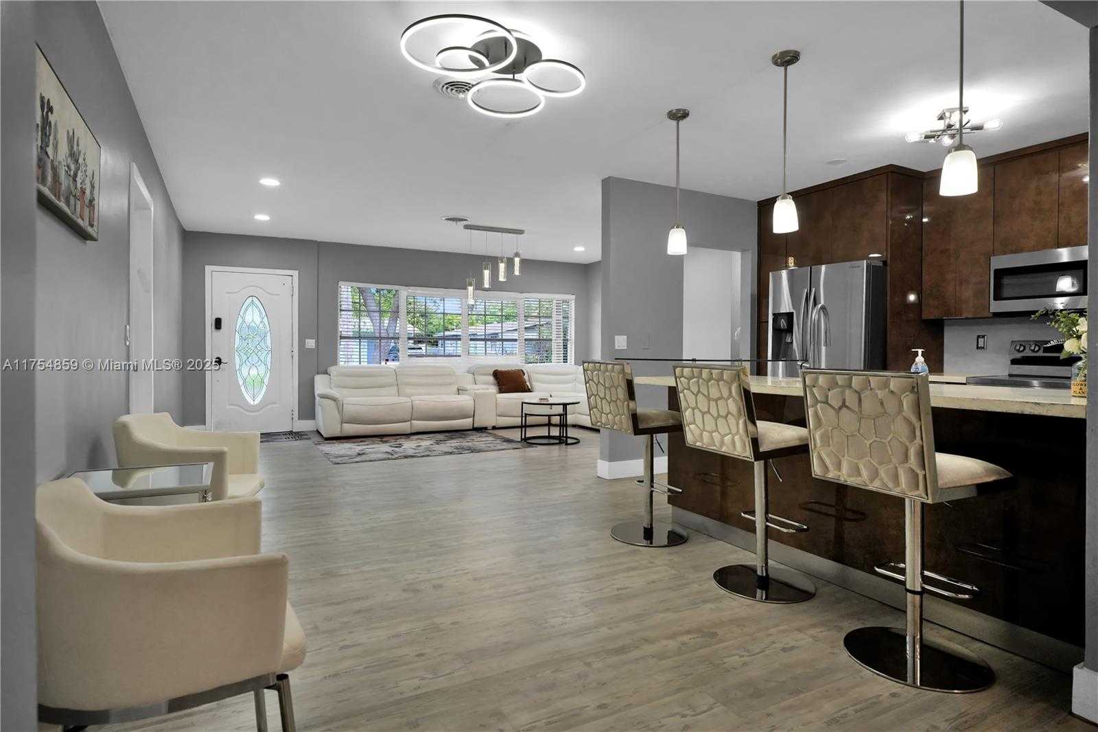 Small Image of 810 NORTH EAST 182ND ST, North Miami Beach Number 9