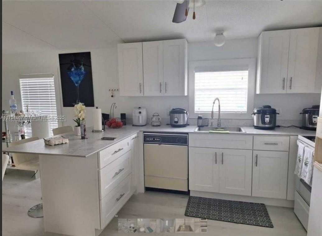 Small Image of 35303 SOUTH WEST 180 AVE LOT#309, Homestead Number 3
