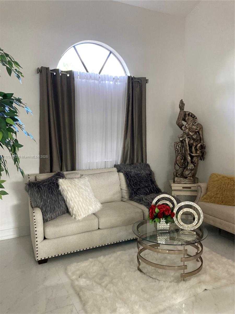 Small Image of 242, Miami Number 16