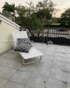Small Image of 242, Miami Number 32