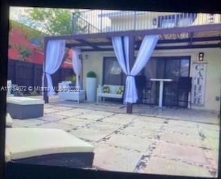 Small Image of 242, Miami Number 4