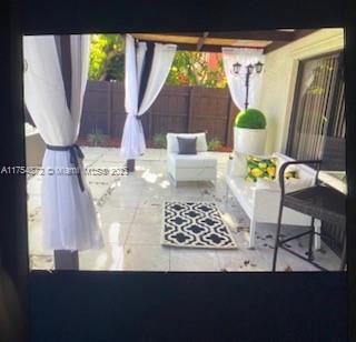 Small Image of 242, Miami Number 5