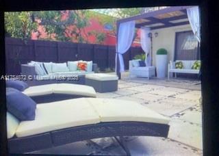 Small Image of 242, Miami Number 7