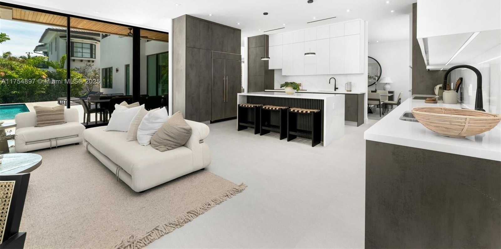 Small Image of 4425 ADAMS AVE, Miami Beach Number 18