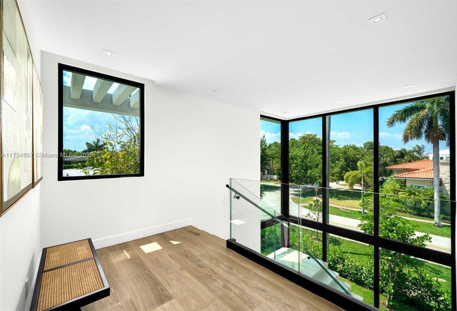 Small Image of 4425 ADAMS AVE, Miami Beach Number 20