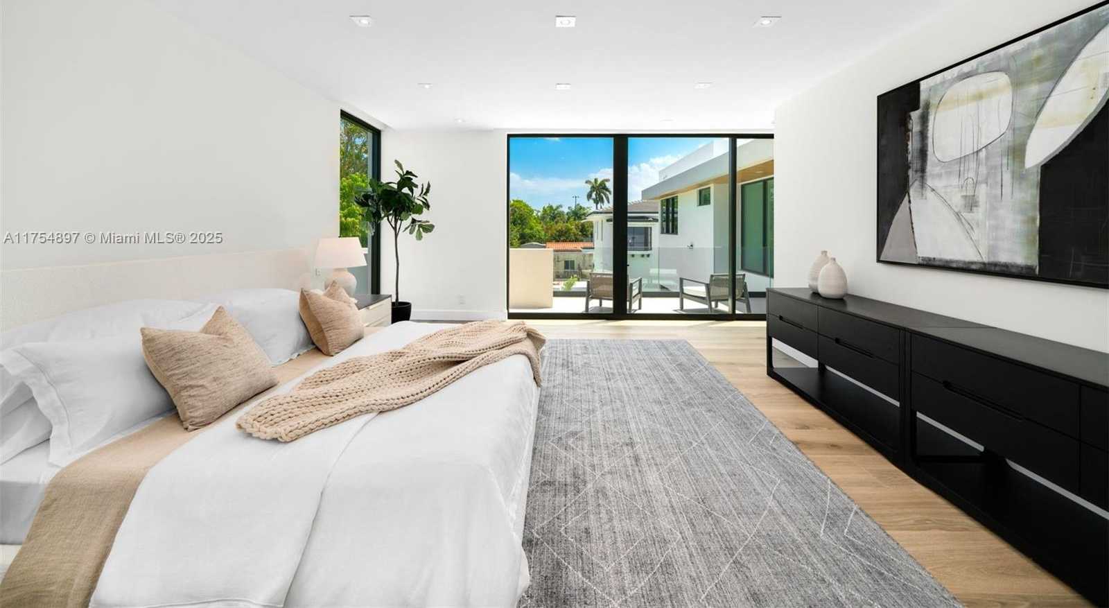 Small Image of 4425 ADAMS AVE, Miami Beach Number 23