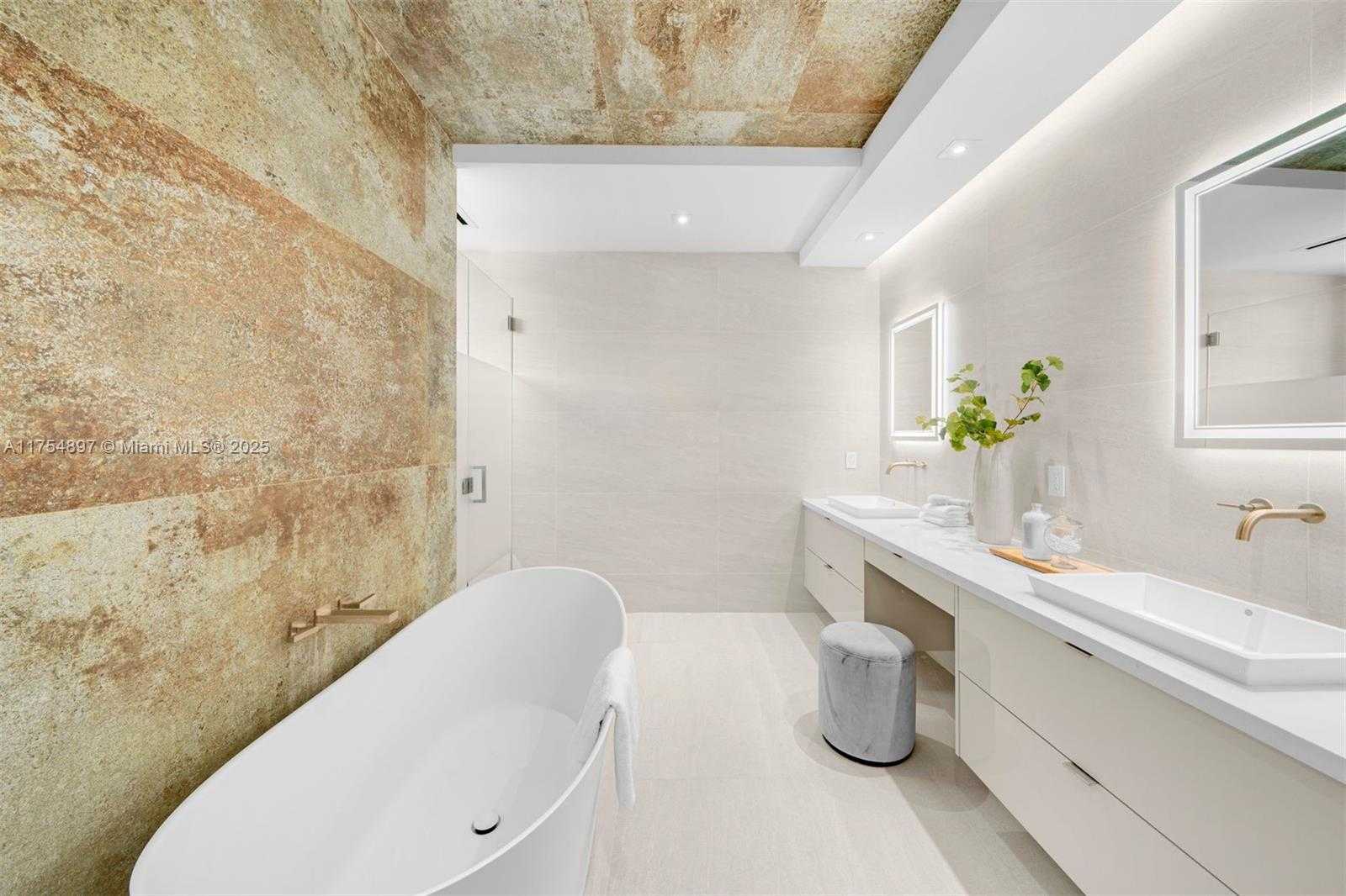 Small Image of 4425 ADAMS AVE, Miami Beach Number 24