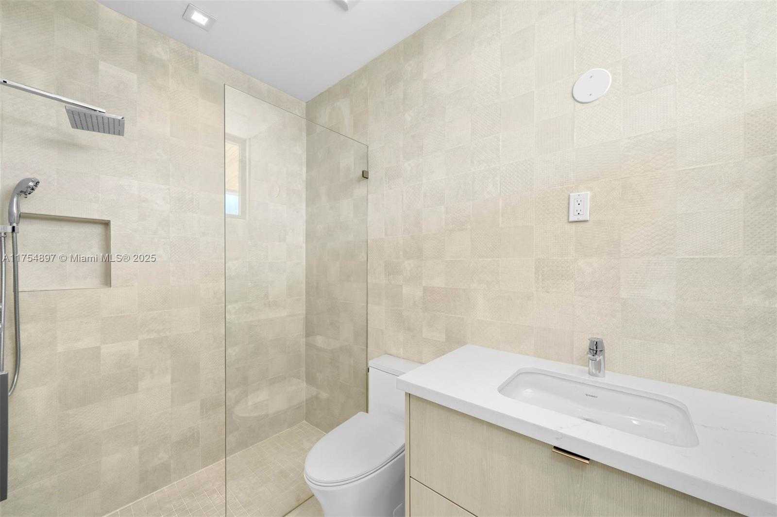 Small Image of 4425 ADAMS AVE, Miami Beach Number 28