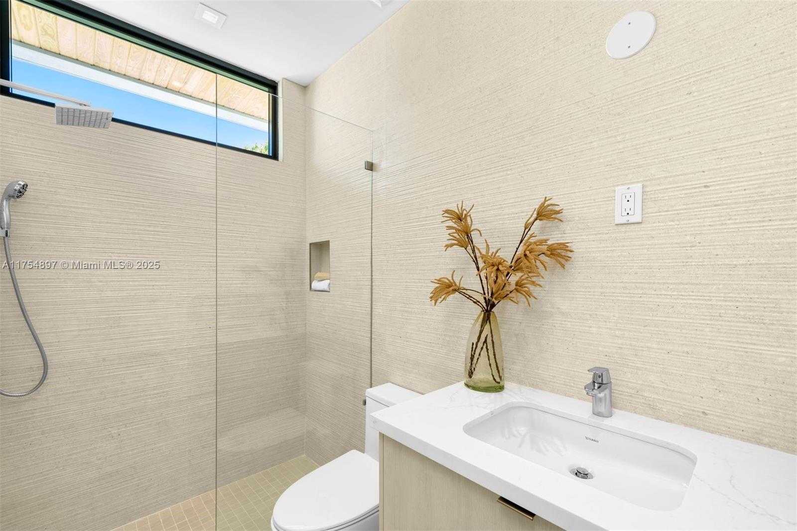Small Image of 4425 ADAMS AVE, Miami Beach Number 30