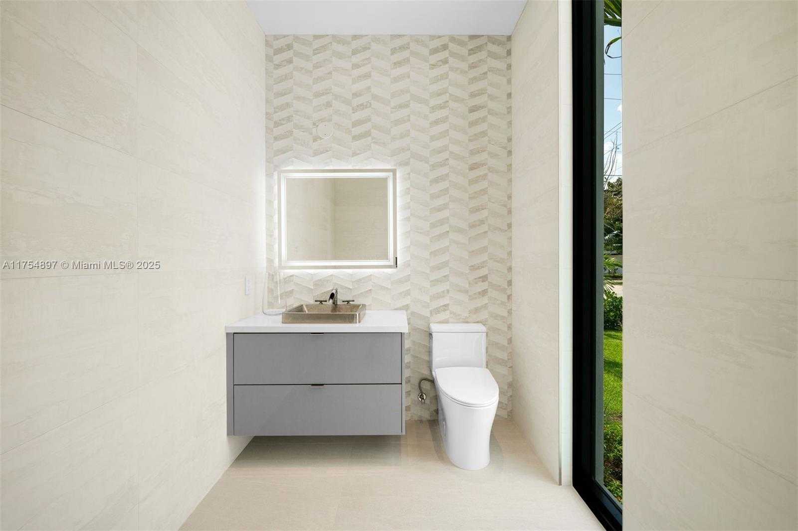Small Image of 4425 ADAMS AVE, Miami Beach Number 33