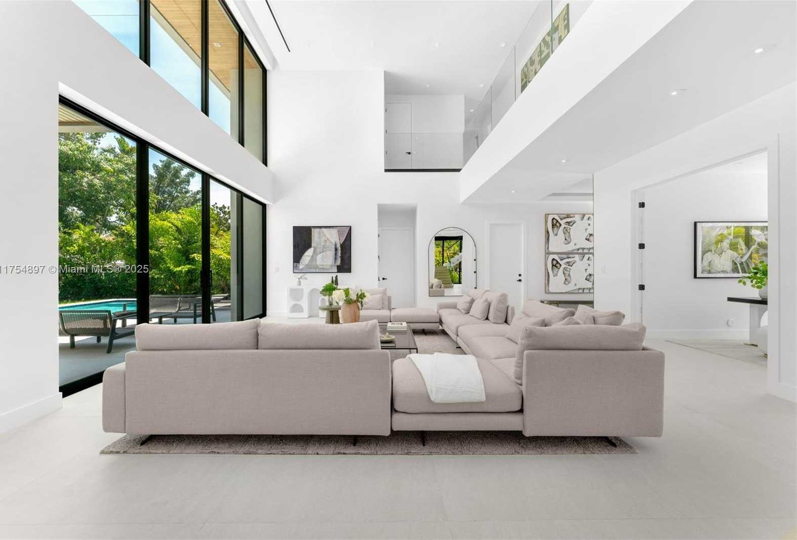 Small Image of 4425 ADAMS AVE, Miami Beach Number 7