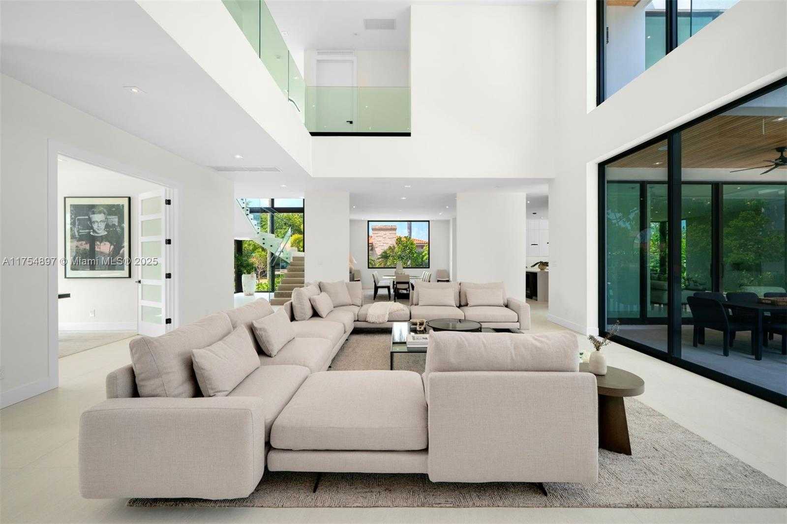 Small Image of 4425 ADAMS AVE, Miami Beach Number 8