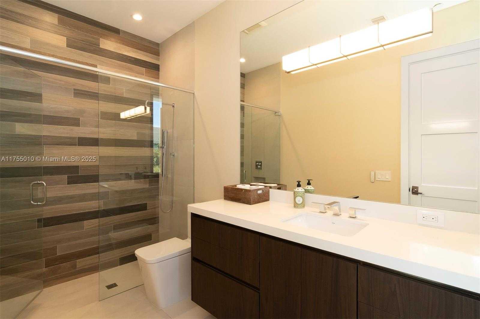 Small Image of 11791 NORTH WEST 6TH PL, Plantation Number 28