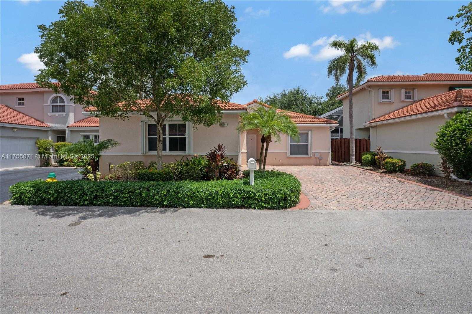 Small Image of 4731 NW 7th Manor, Coconut Creek, FL 33063, USA Number 2