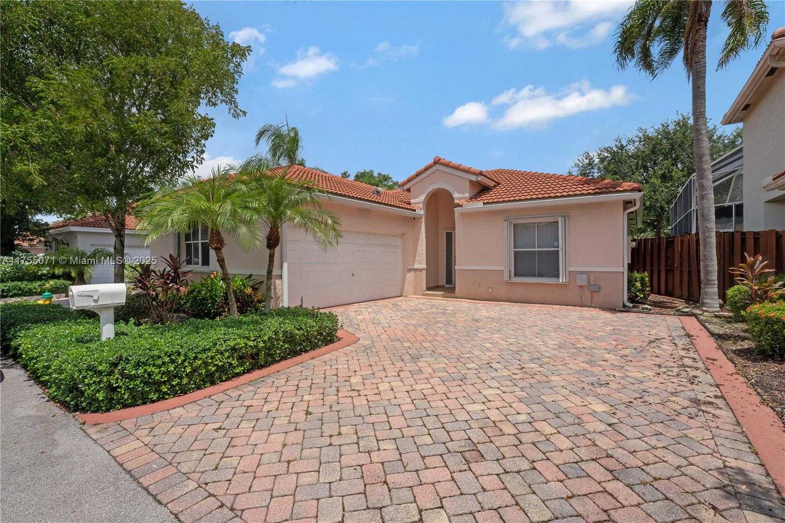 Small Image of 4731 NW 7th Manor, Coconut Creek, FL 33063, USA Number 3