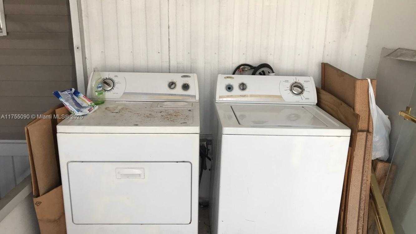 Small Image of 13491 SOUTH WEST 7TH PL, Davie Number 20