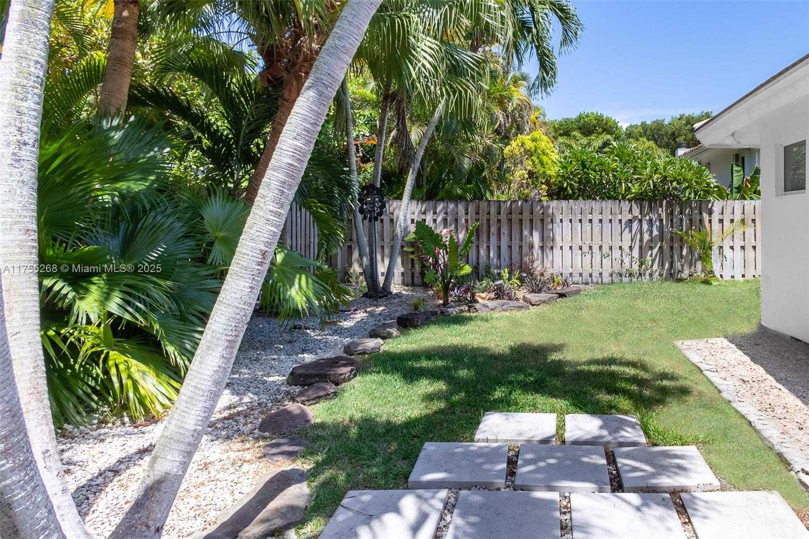 Small Image of 8513 SOUTH WEST 169 TER, Palmetto Bay Number 15