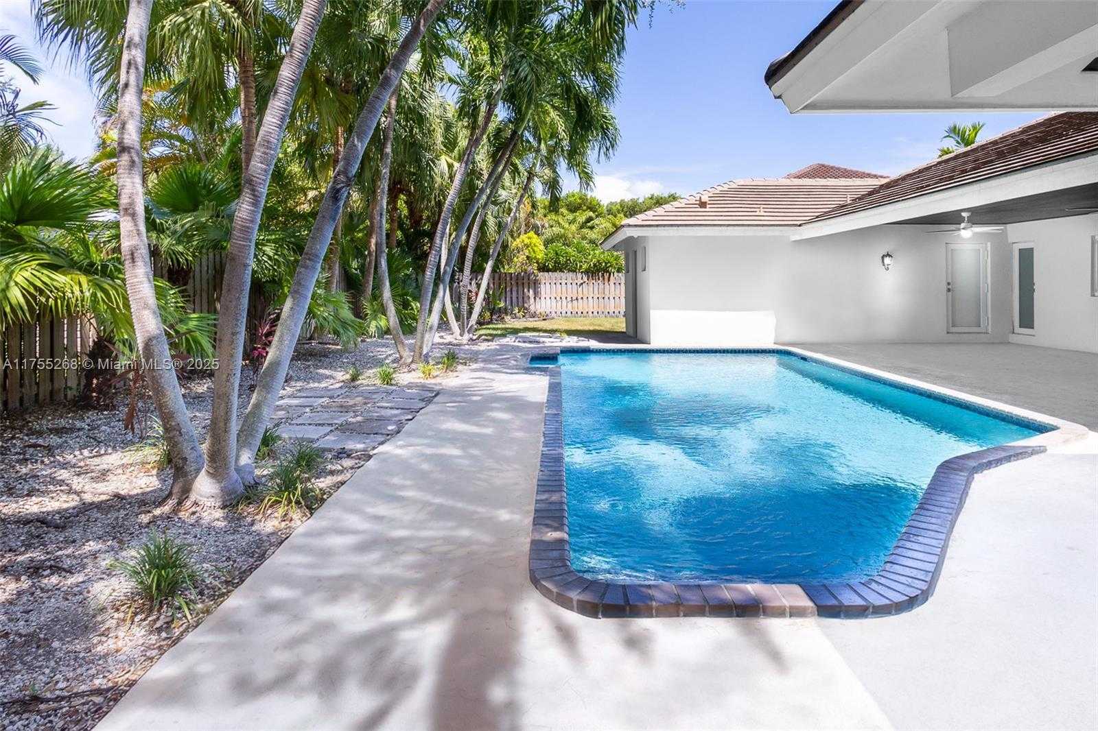 Small Image of 8513 SOUTH WEST 169 TER, Palmetto Bay Number 2