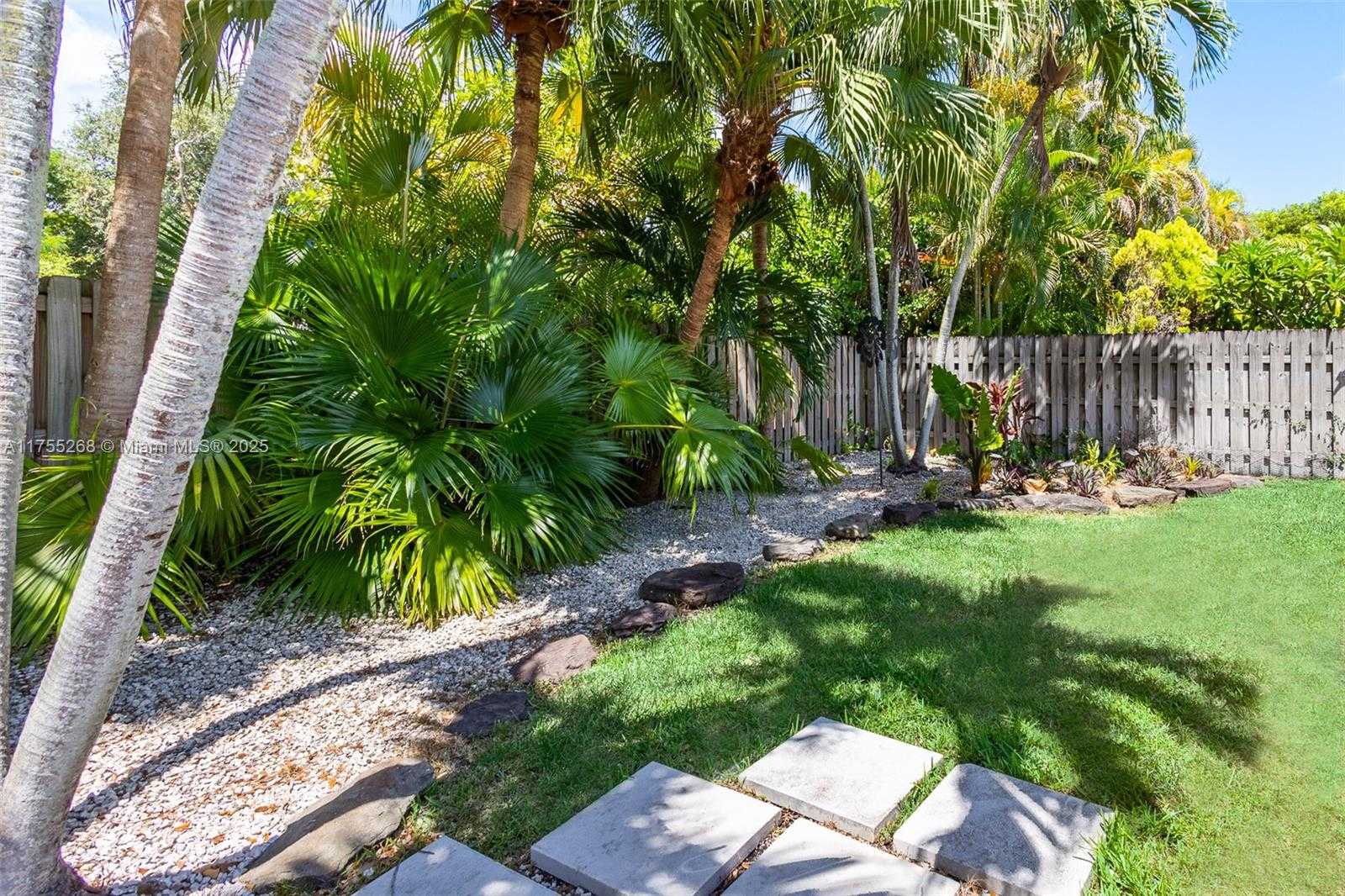 Small Image of 8513 SOUTH WEST 169 TER, Palmetto Bay Number 27