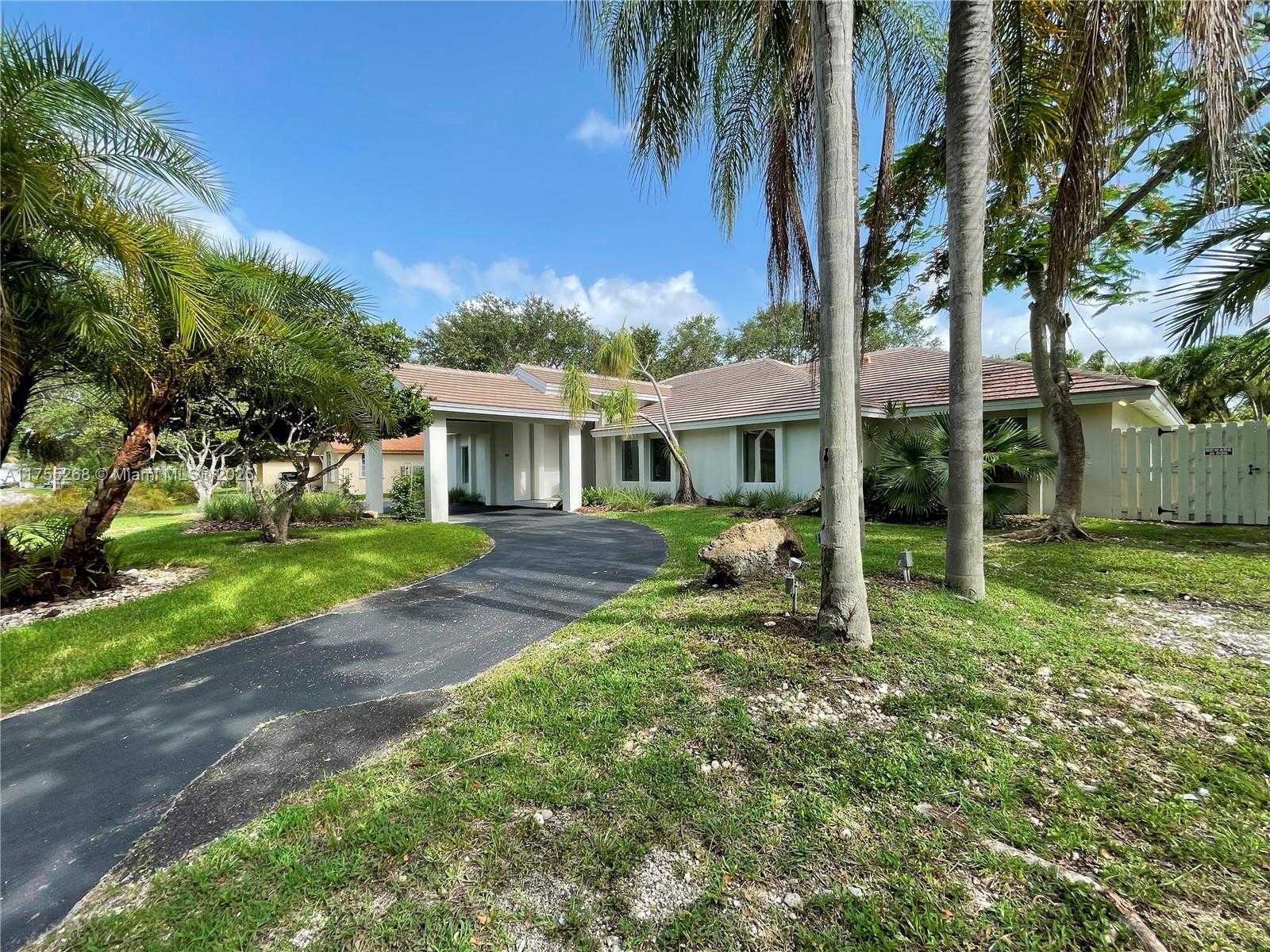 Small Image of 8513 SOUTH WEST 169 TER, Palmetto Bay Number 48