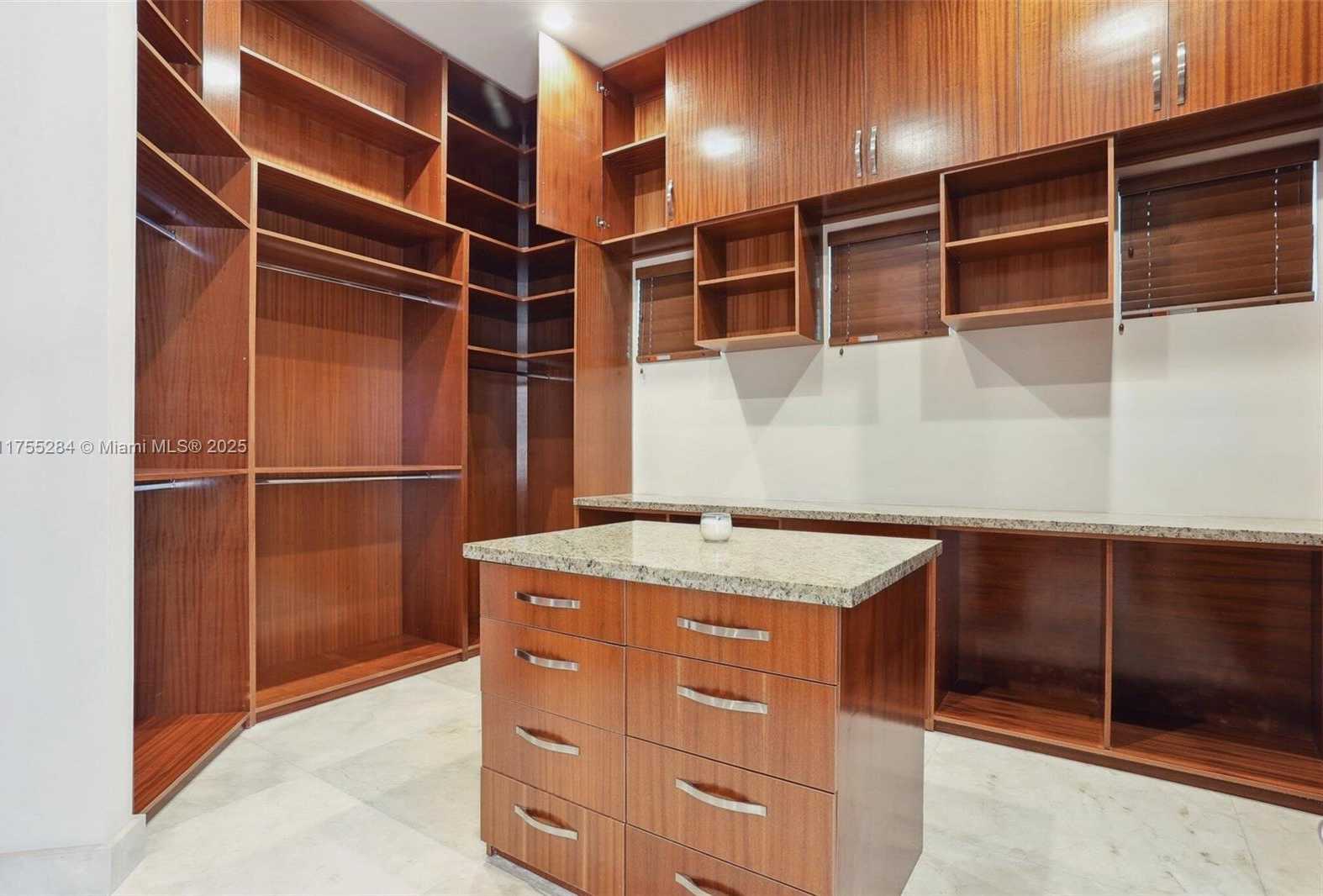 Small Image of 7480 SOUTH WEST 100TH ST, Pinecrest Number 15