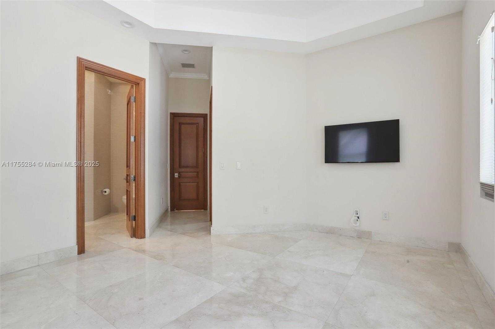 Small Image of 7480 SOUTH WEST 100TH ST, Pinecrest Number 17