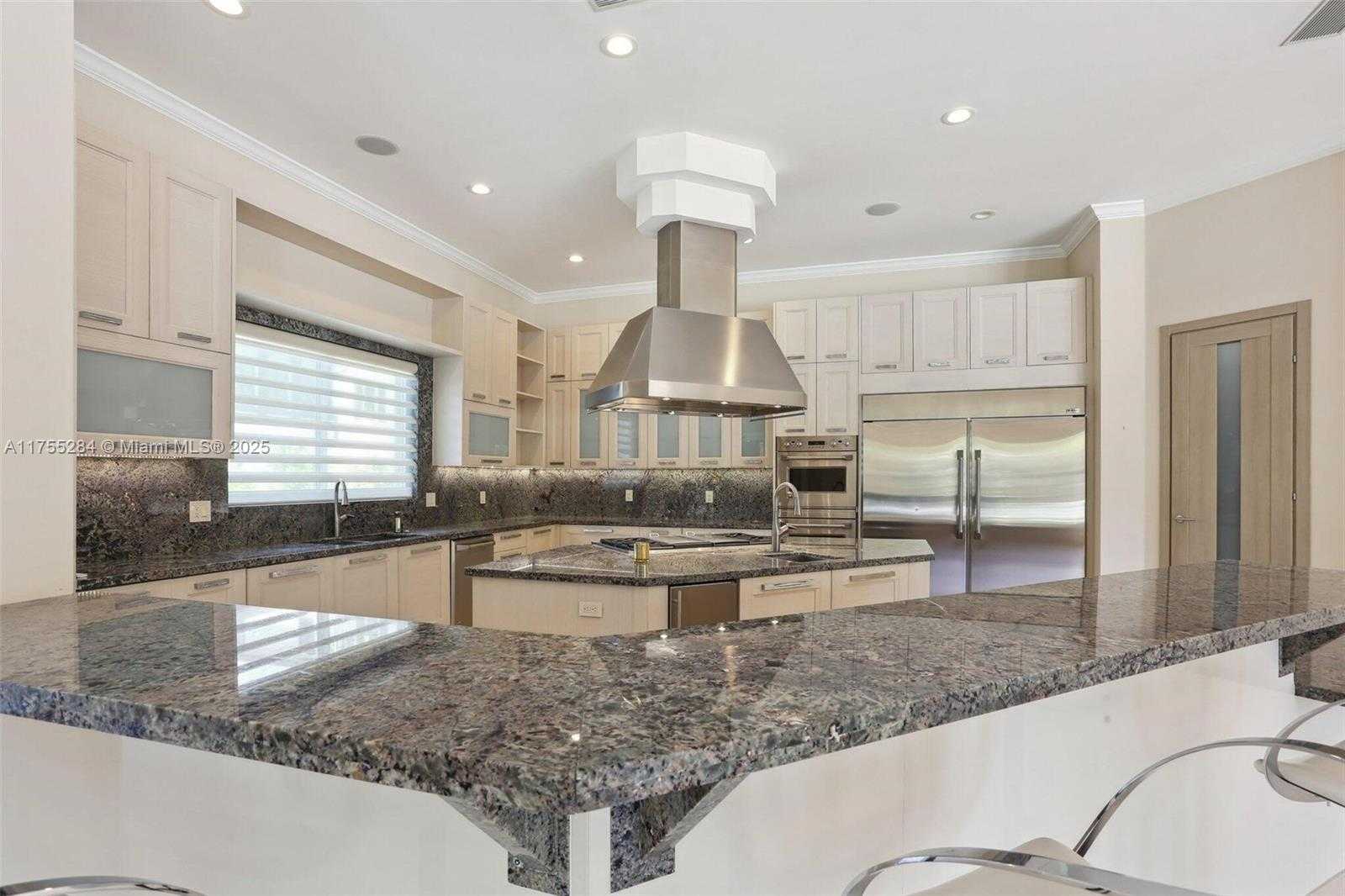 Small Image of 7480 SOUTH WEST 100TH ST, Pinecrest Number 26