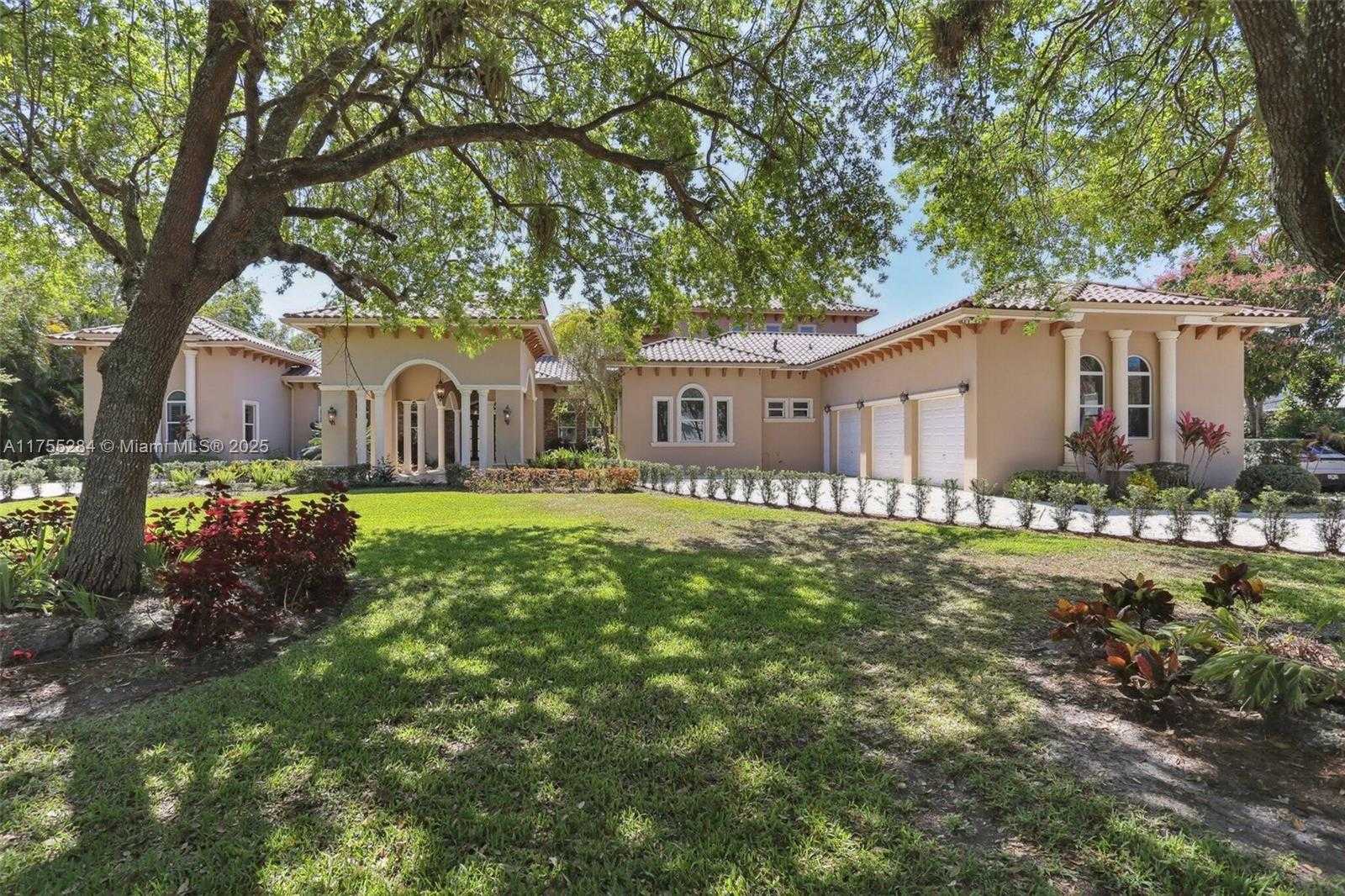 Small Image of 7480 SOUTH WEST 100TH ST, Pinecrest Number 3