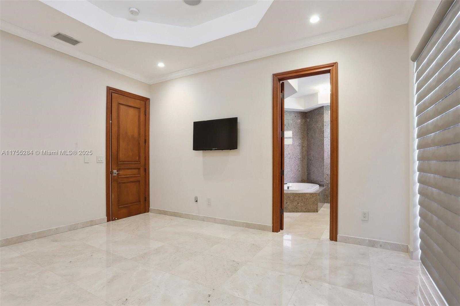 Small Image of 7480 SOUTH WEST 100TH ST, Pinecrest Number 37