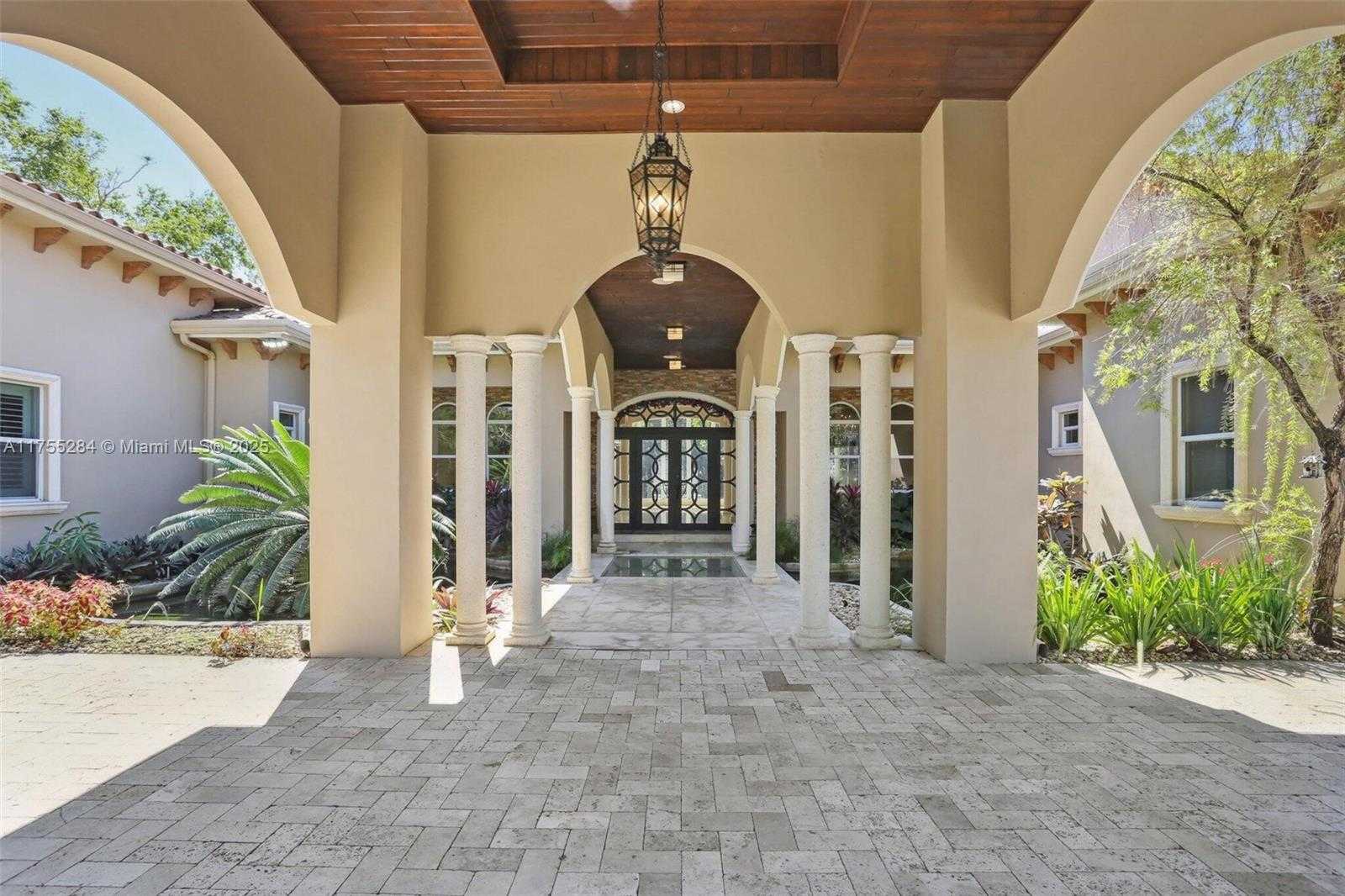 Small Image of 7480 SOUTH WEST 100TH ST, Pinecrest Number 7