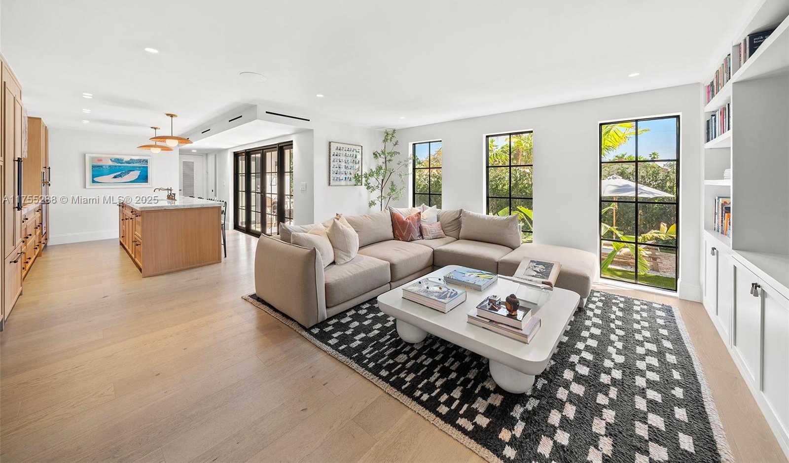 Small Image of 8951 HAWTHORNE AVE, Surfside Number 15