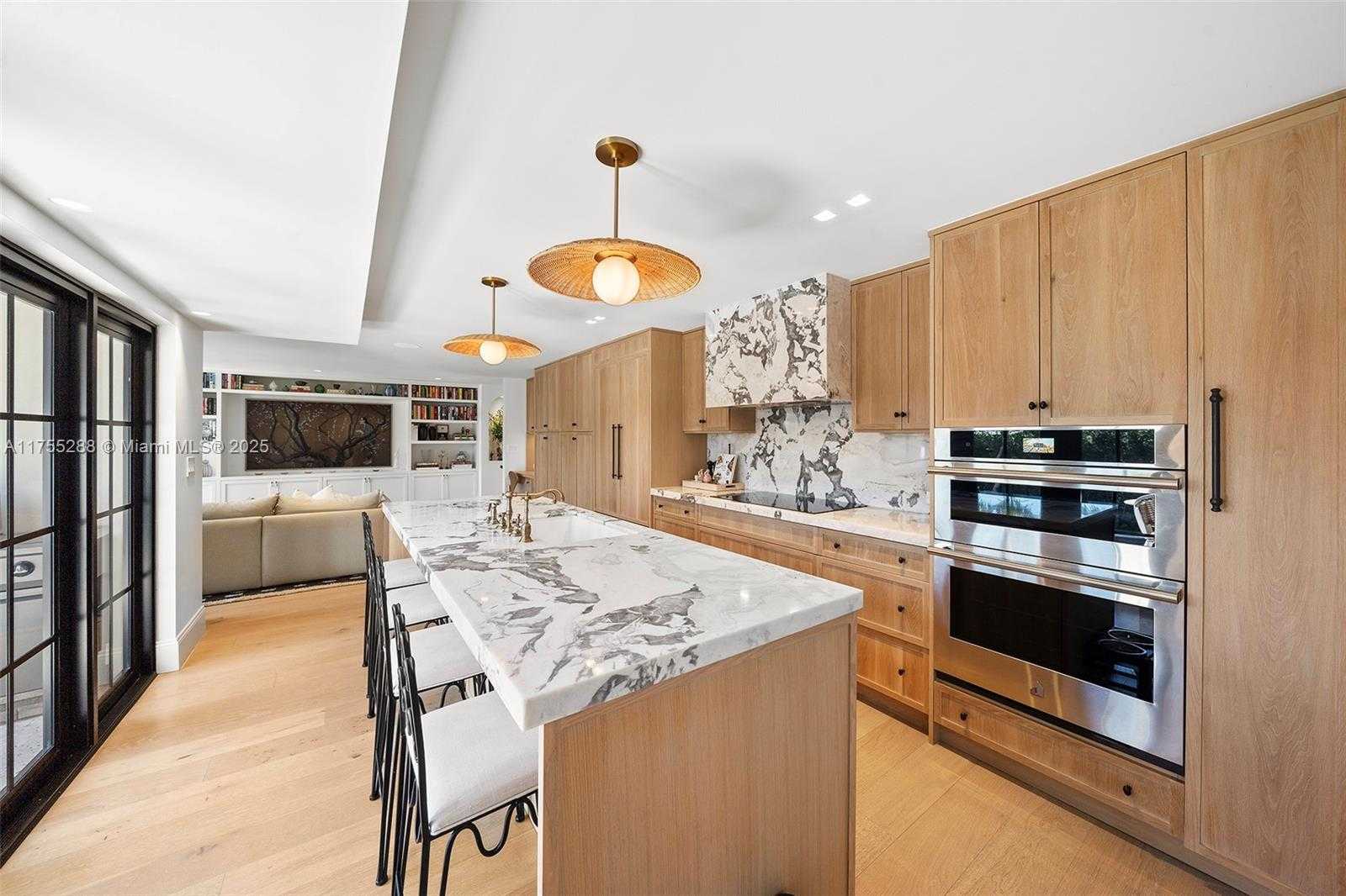Small Image of 8951 HAWTHORNE AVE, Surfside Number 19