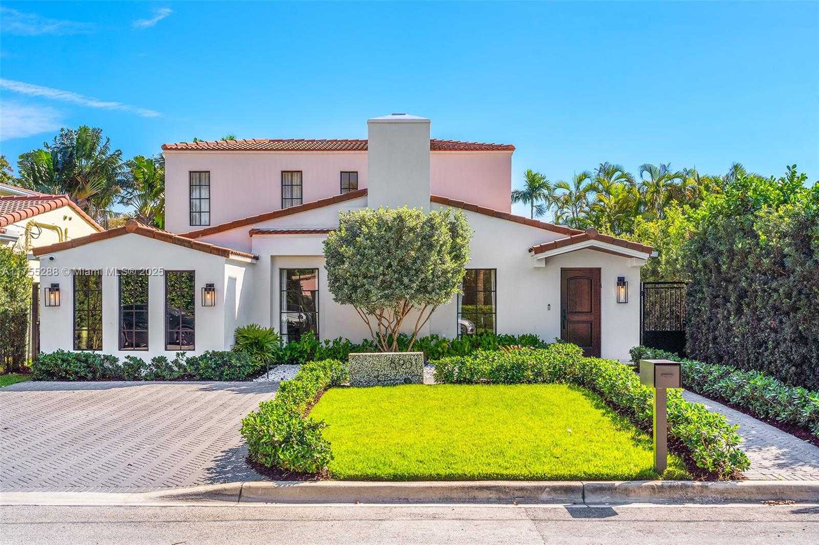 Small Image of 8951 HAWTHORNE AVE, Surfside Number 2
