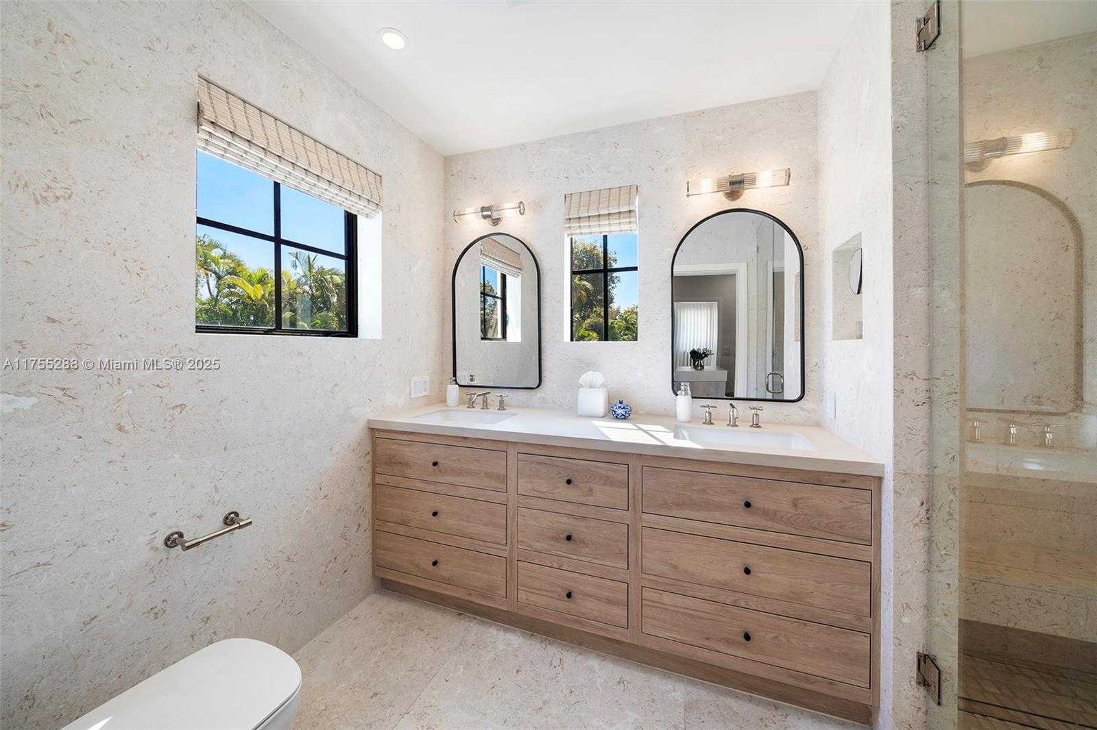 Small Image of 8951 HAWTHORNE AVE, Surfside Number 25