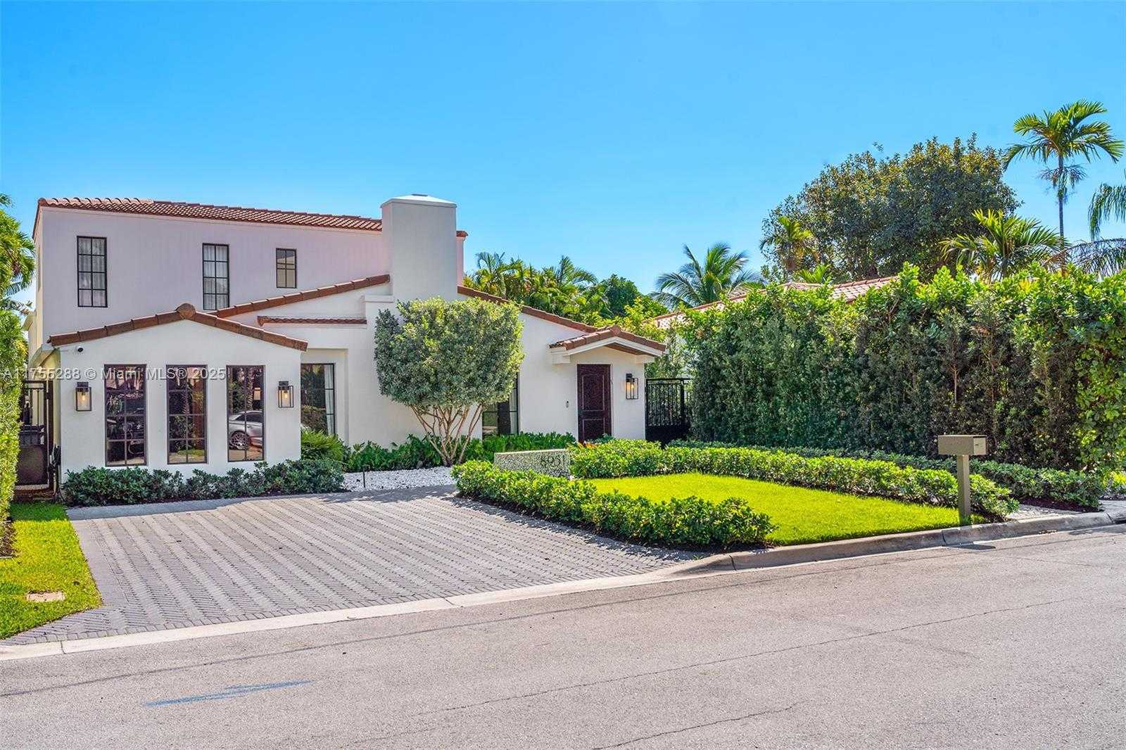 Small Image of 8951 HAWTHORNE AVE, Surfside Number 3