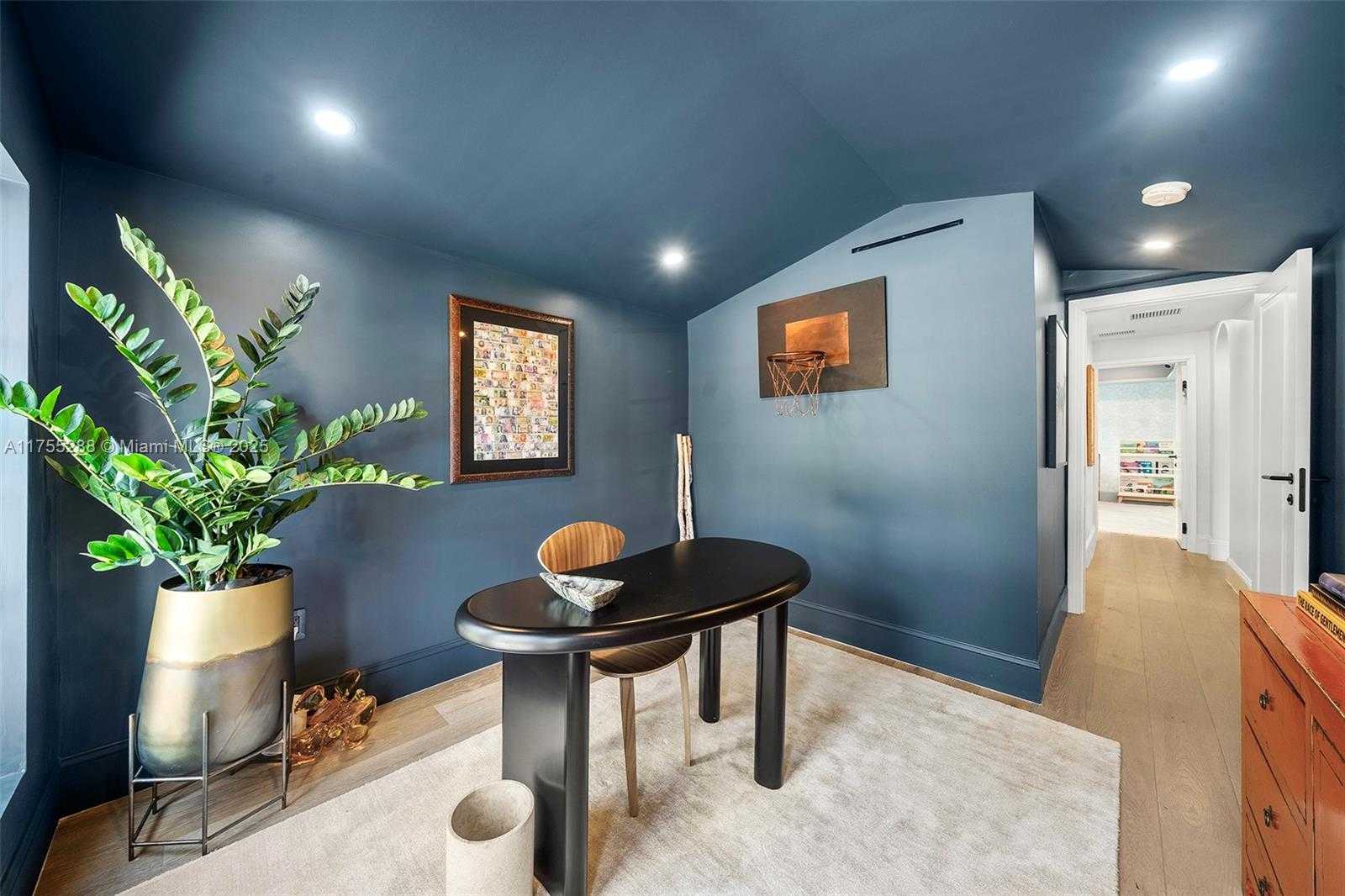 Small Image of 8951 HAWTHORNE AVE, Surfside Number 32