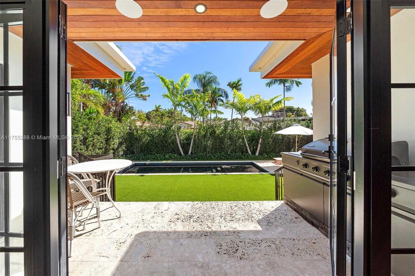 Small Image of 8951 HAWTHORNE AVE, Surfside Number 37