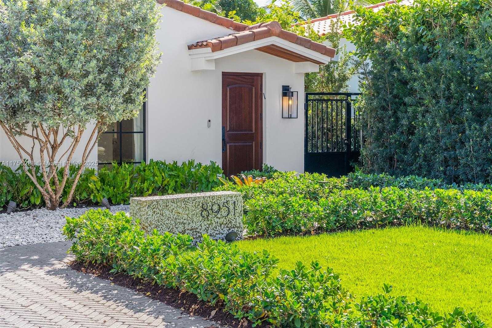 Small Image of 8951 HAWTHORNE AVE, Surfside Number 4