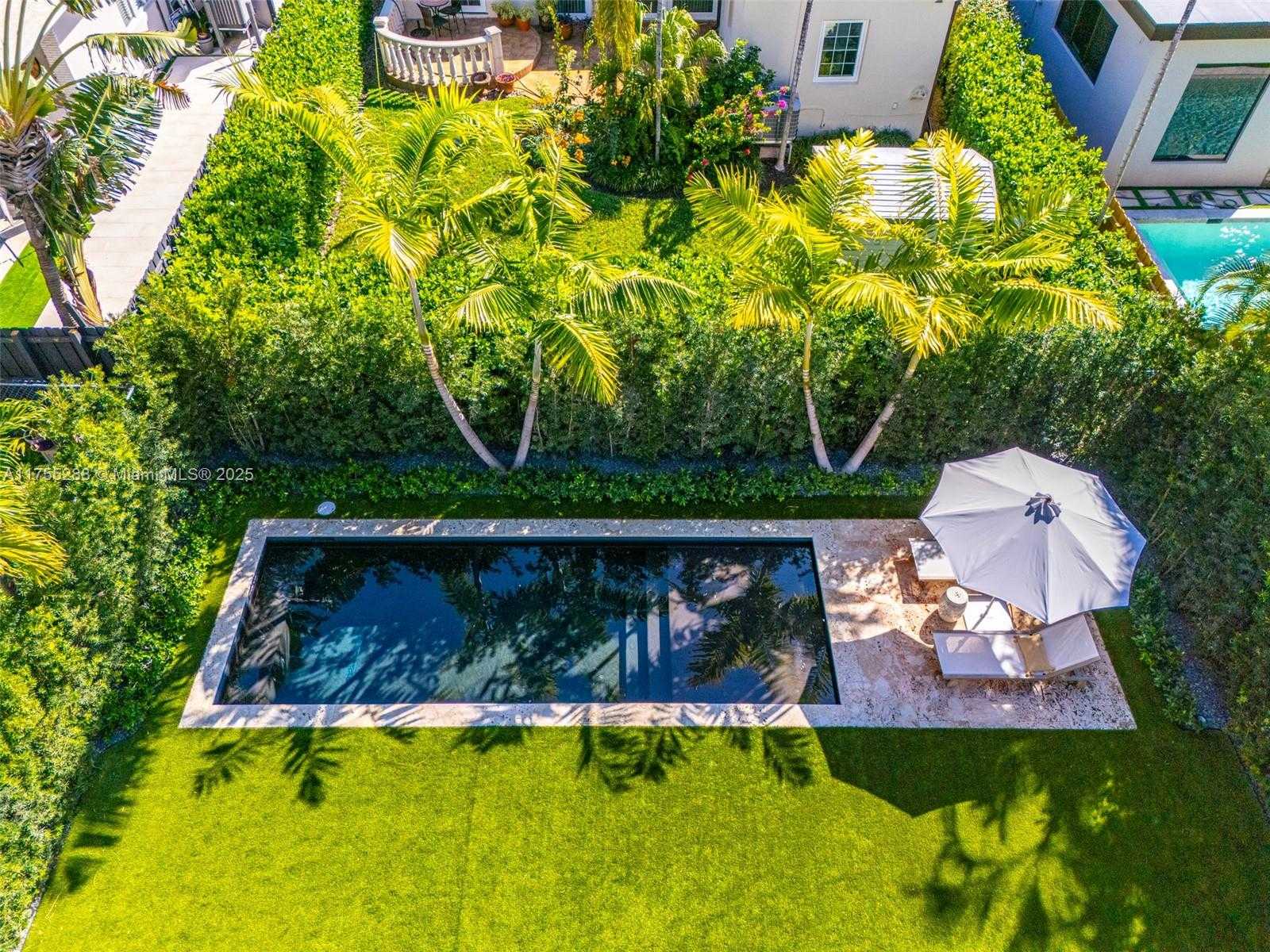 Small Image of 8951 HAWTHORNE AVE, Surfside Number 44