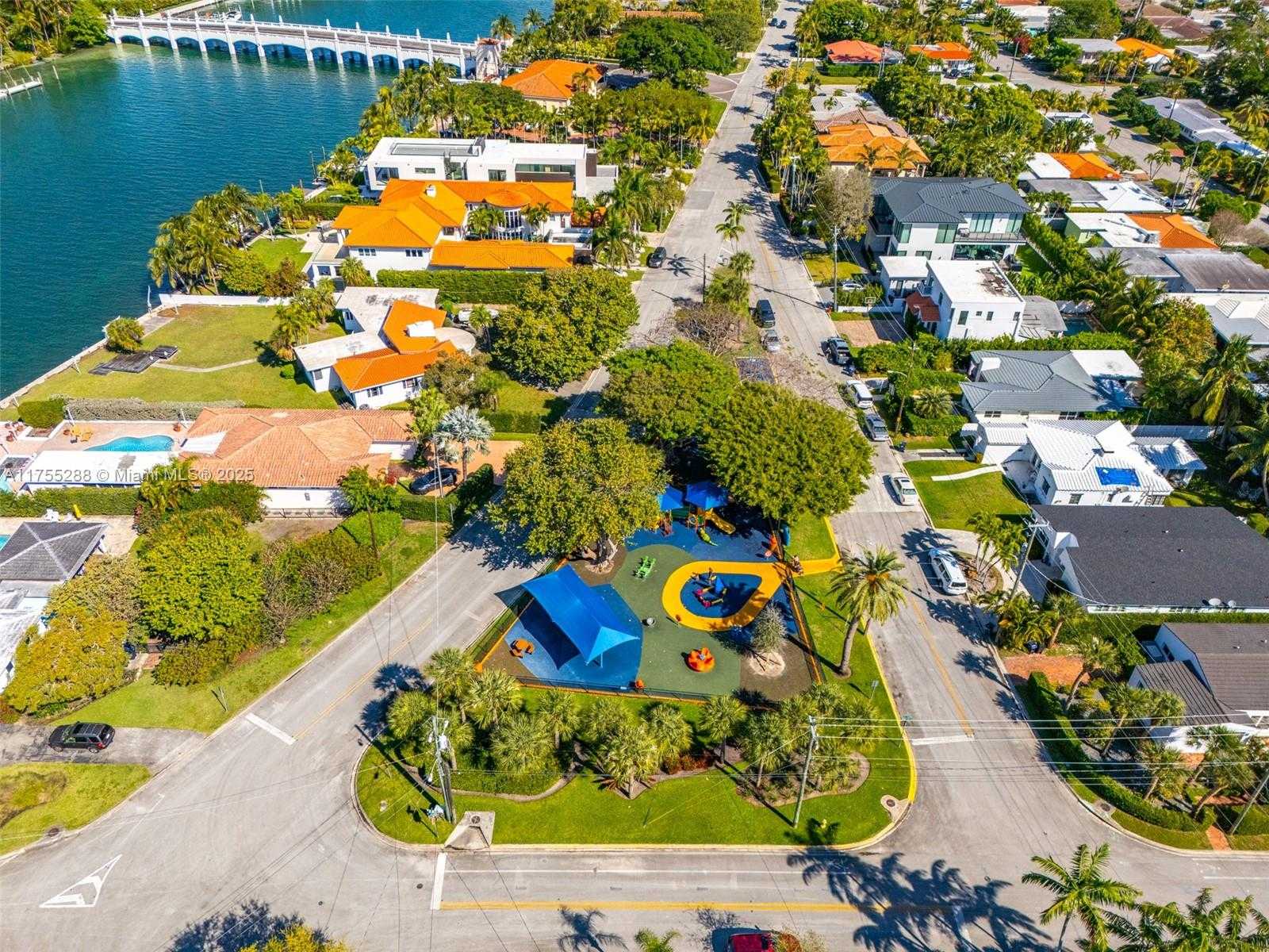 Small Image of 8951 HAWTHORNE AVE, Surfside Number 51