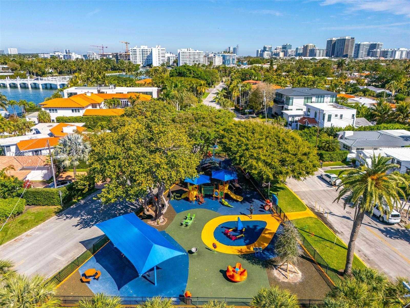 Small Image of 8951 HAWTHORNE AVE, Surfside Number 52