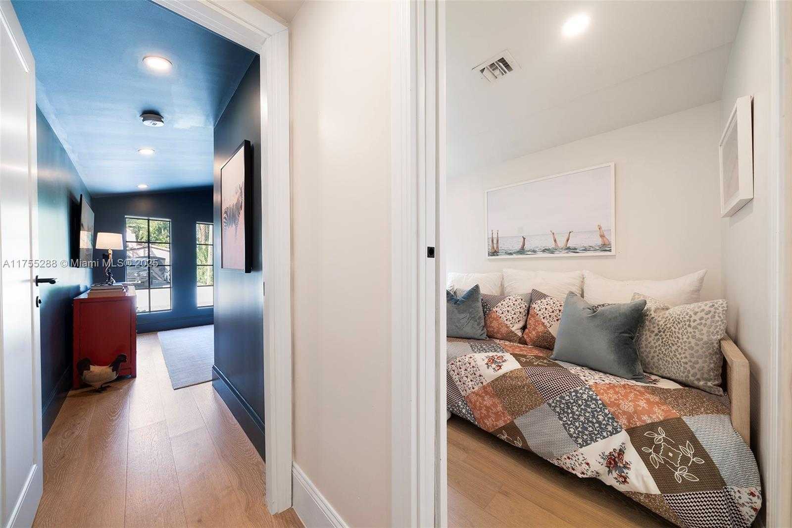 Small Image of 8951 HAWTHORNE AVE, Surfside Number 54