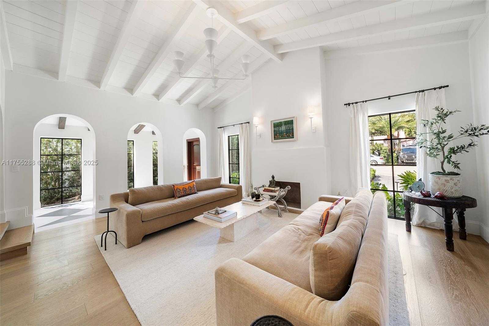 Small Image of 8951 HAWTHORNE AVE, Surfside Number 6