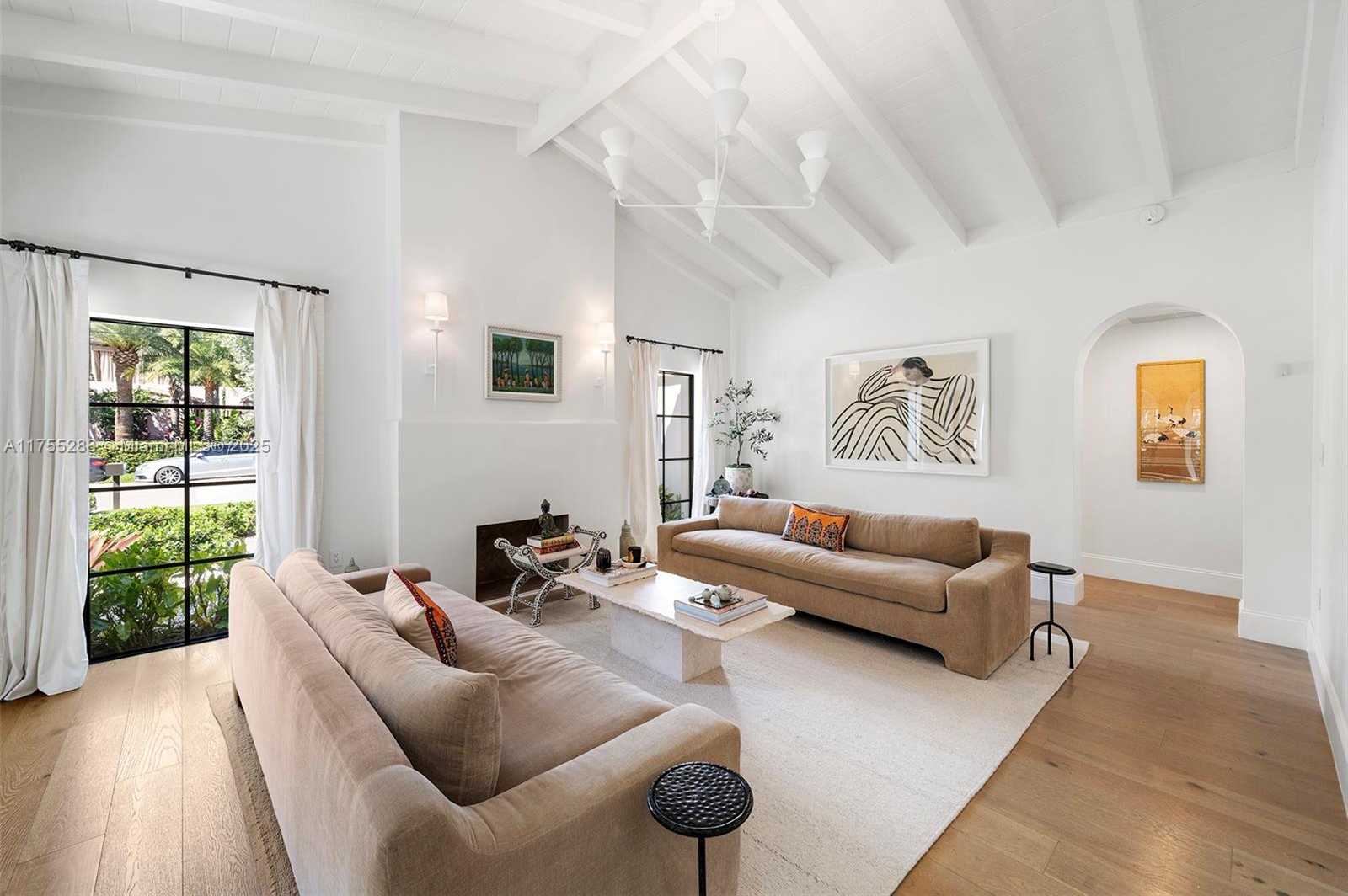 Small Image of 8951 HAWTHORNE AVE, Surfside Number 7