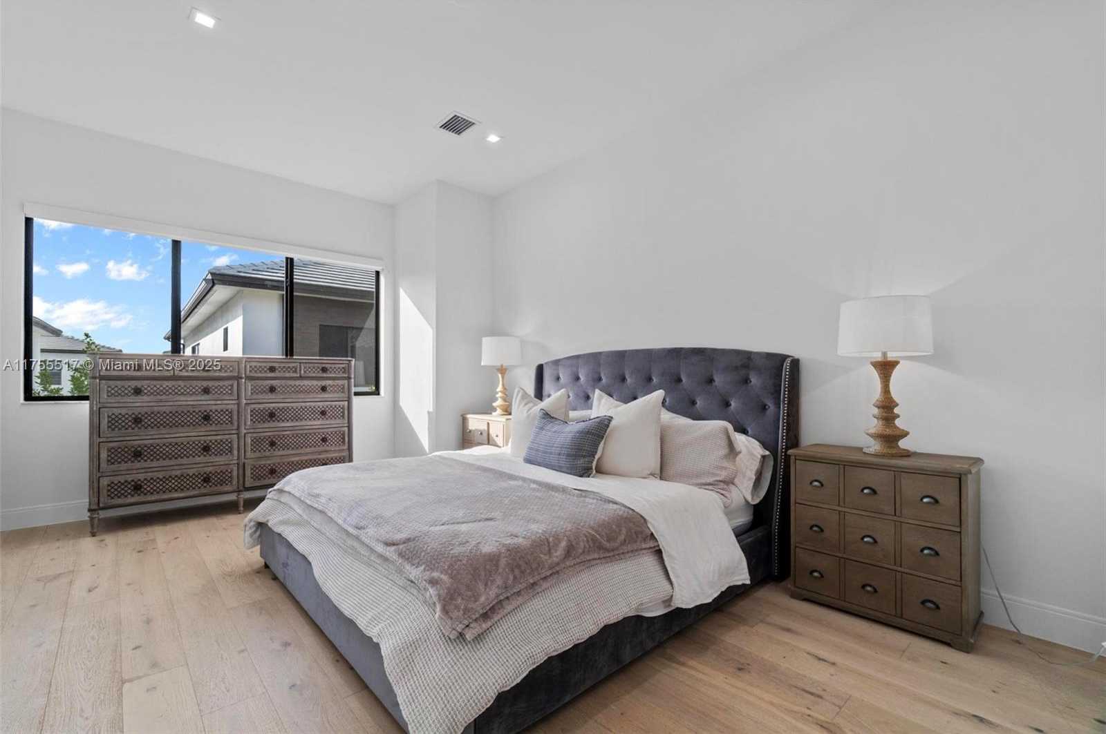 Small Image of 4482 NORTH WEST 80TH AVE, Doral Number 18