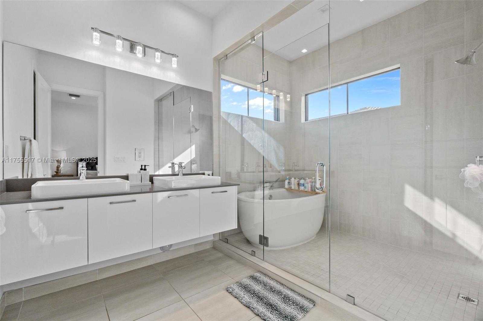 Small Image of 4482 NORTH WEST 80TH AVE, Doral Number 19