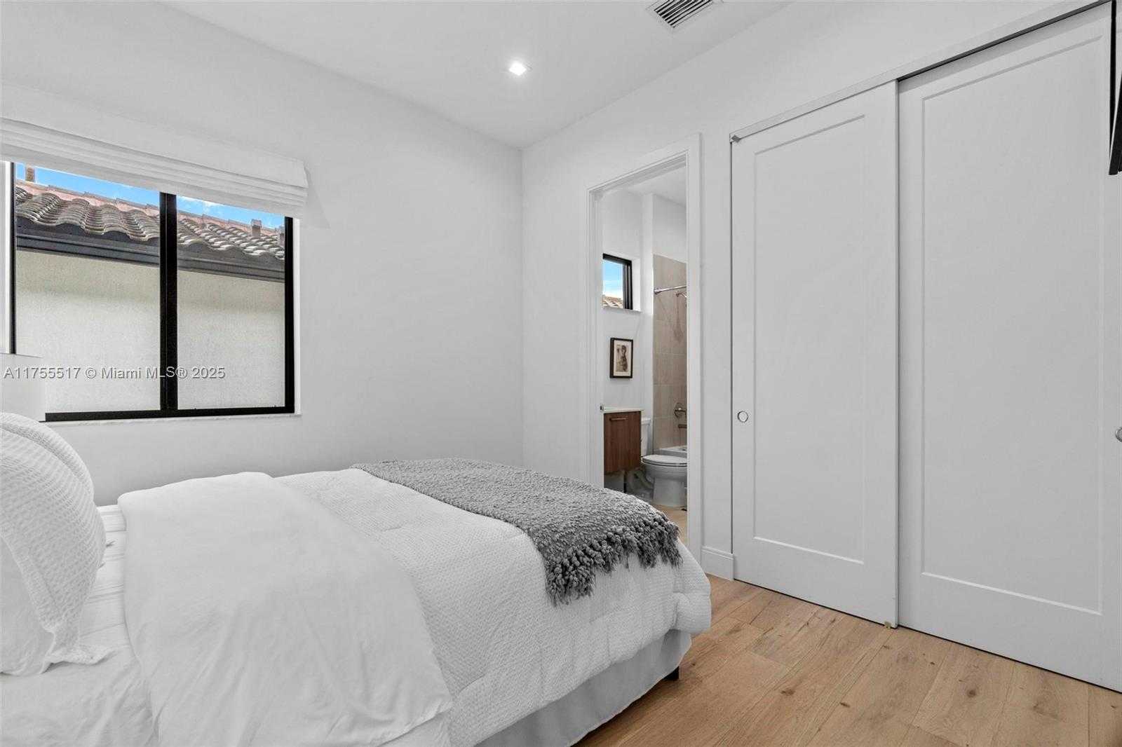 Small Image of 4482 NORTH WEST 80TH AVE, Doral Number 26