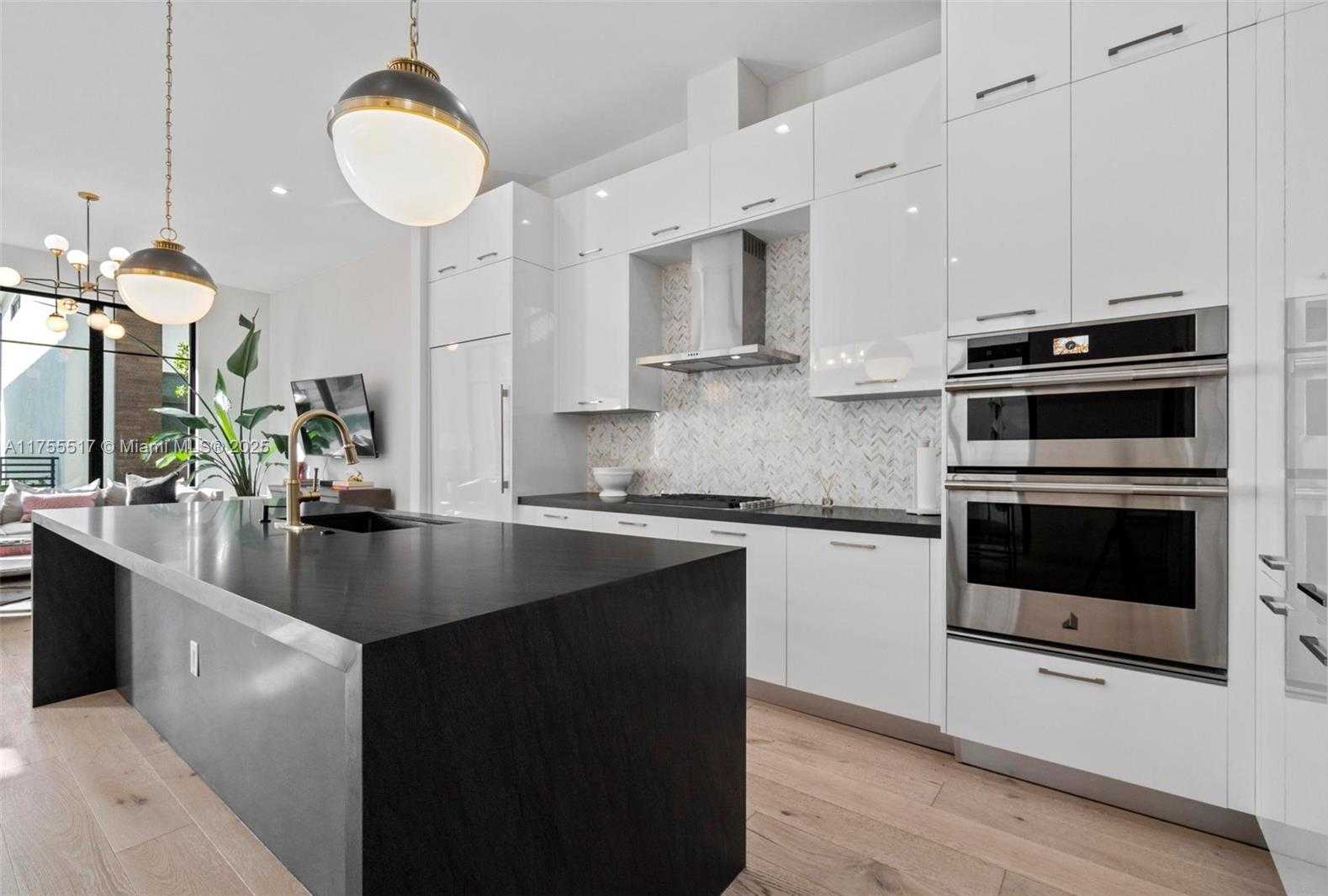 Small Image of 4482 NORTH WEST 80TH AVE, Doral Number 3