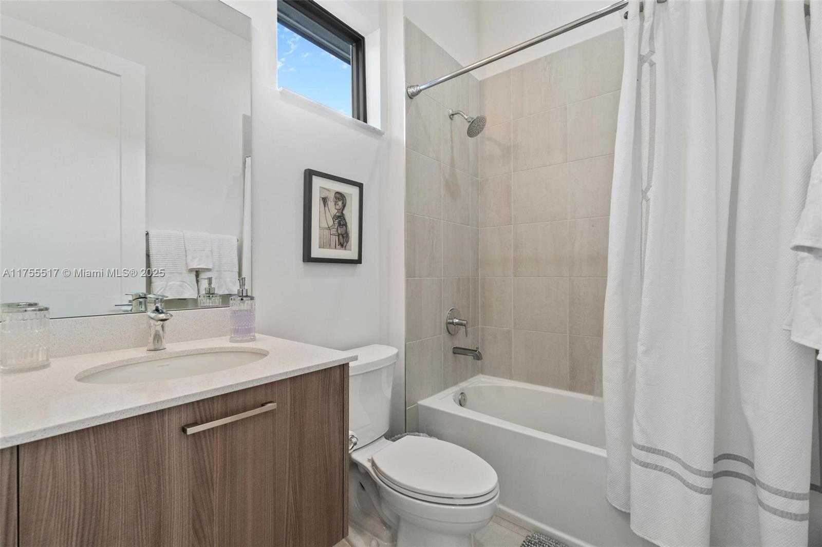 Small Image of 4482 NORTH WEST 80TH AVE, Doral Number 31