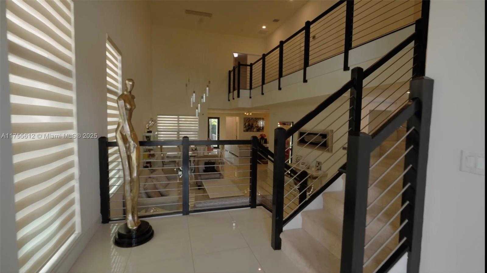 Small Image of 7661 NORTH WEST 103RD CT, Doral Number 2